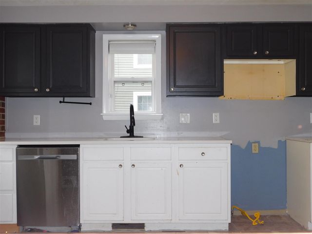 106 S Marshall Avenue, Marshall, MI 49068