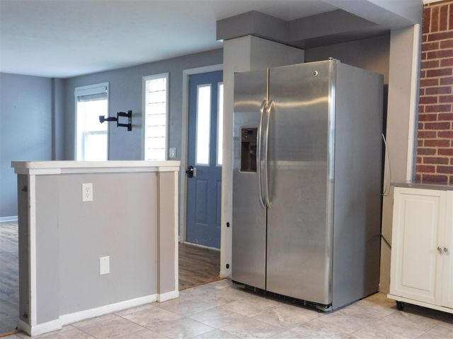 106 S Marshall Avenue, Marshall, MI 49068