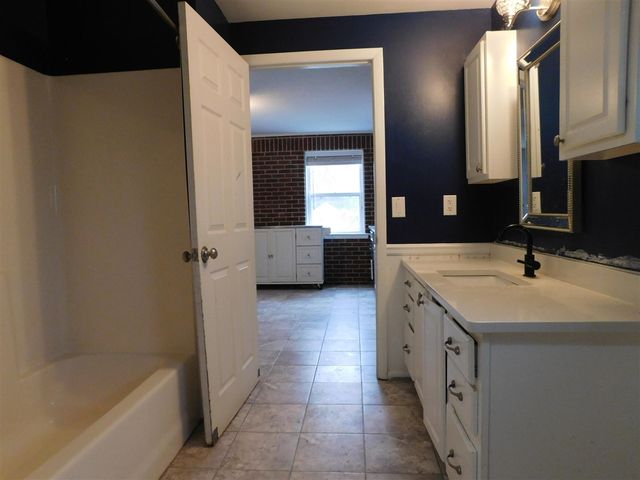 106 S Marshall Avenue, Marshall, MI 49068