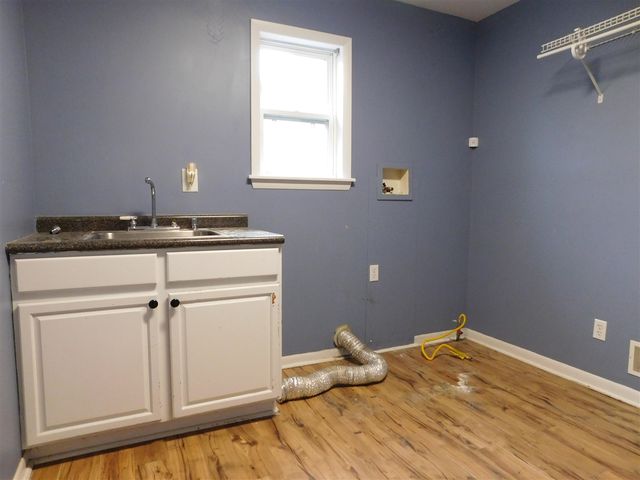 106 S Marshall Avenue, Marshall, MI 49068