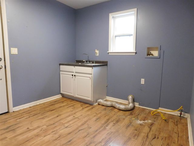 106 S Marshall Avenue, Marshall, MI 49068