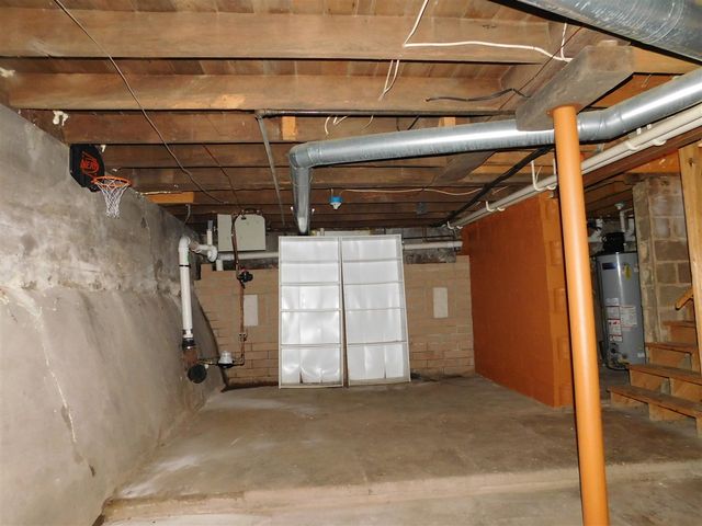 106 S Marshall Avenue, Marshall, MI 49068