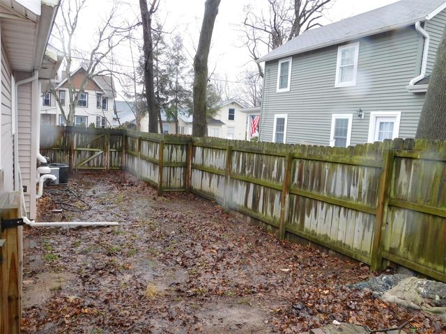 106 S Marshall Avenue, Marshall, MI 49068