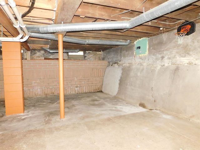 106 S Marshall Avenue, Marshall, MI 49068