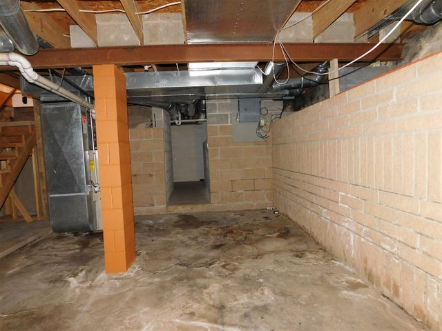 106 S Marshall Avenue, Marshall, MI 49068