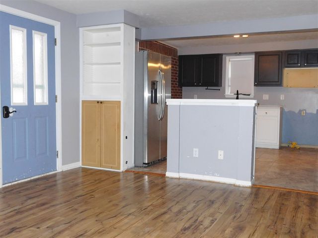 106 S Marshall Avenue, Marshall, MI 49068