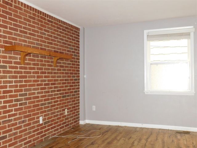 106 S Marshall Avenue, Marshall, MI 49068