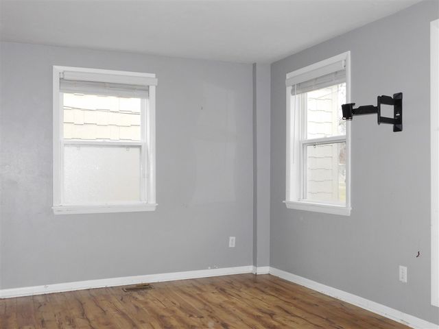 106 S Marshall Avenue, Marshall, MI 49068