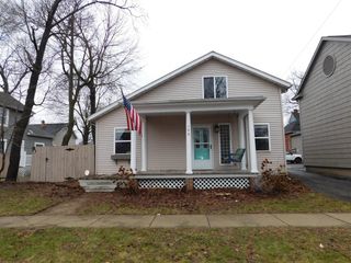 106 S Marshall Avenue, Marshall, MI 49068