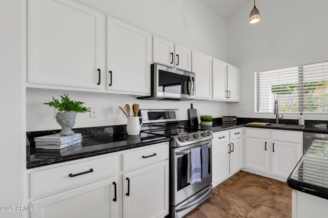 16033 S 17TH Lane, Phoenix, AZ 85045