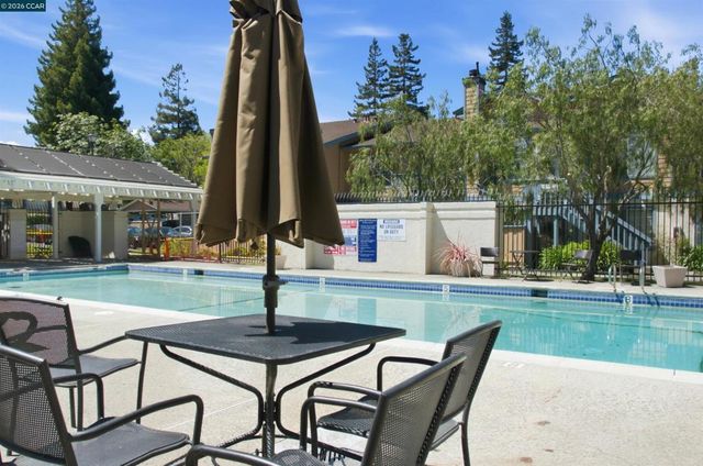 90 Glenwood, Hercules, CA 94547