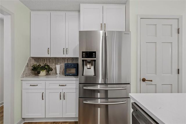 916 Fernwood Road, Woodstock, GA 30189