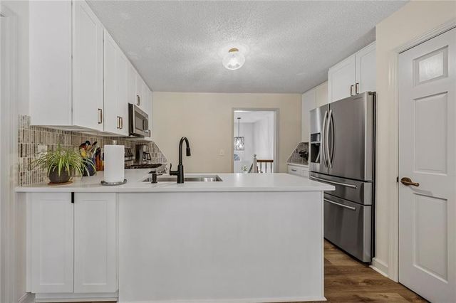 916 Fernwood Road, Woodstock, GA 30189