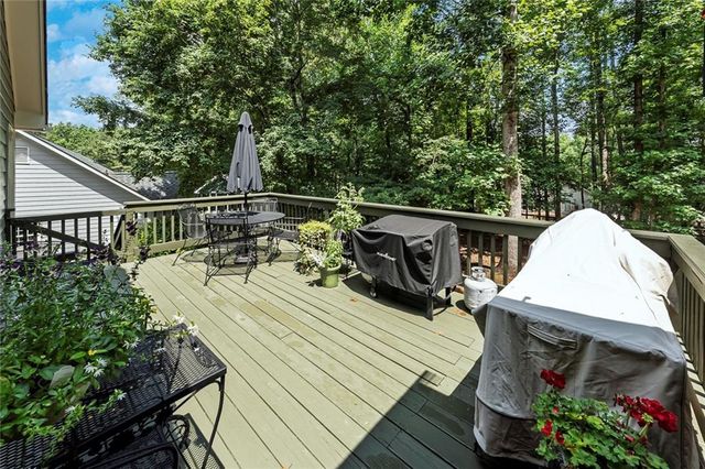 916 Fernwood Road, Woodstock, GA 30189