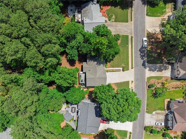 916 Fernwood Road, Woodstock, GA 30189
