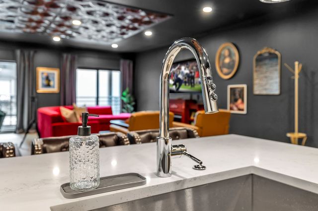 635 7th Ave S Apt 504, Nashville, TN 37203