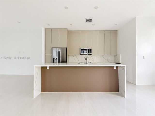 3730 SW 28th St, Miami, FL 33134