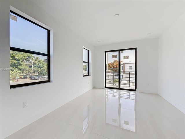 3730 SW 28th St, Miami, FL 33134