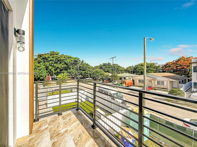 3730 SW 28th St, Miami, FL 33134