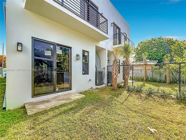 3730 SW 28th St, Miami, FL 33134