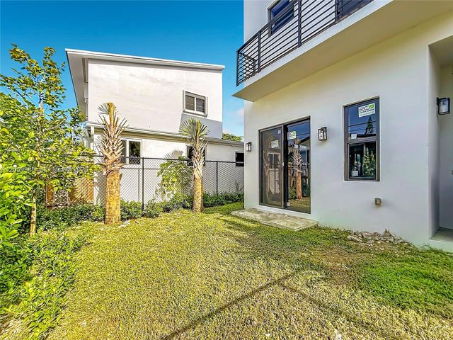 3730 SW 28th St, Miami, FL 33134