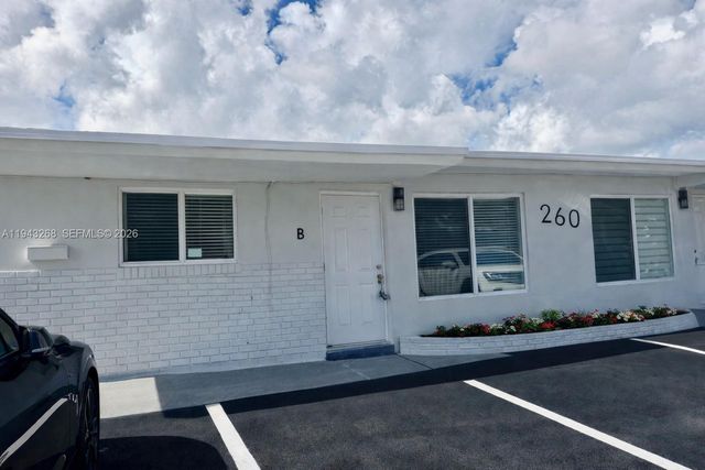 260 SW 8th Ave B, Hallandale Beach, FL 33009