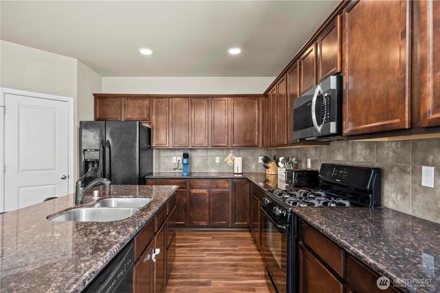 18834 110th Ave Ct E, Puyallup, WA 98374