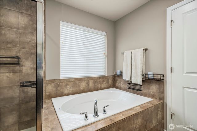 18834 110th Ave Ct E, Puyallup, WA 98374