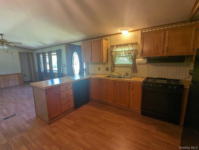 132 North Montgomery Street C11, Walden, NY 12586