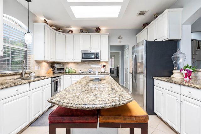 2807 Canyon Drive, Pearland, TX 77584