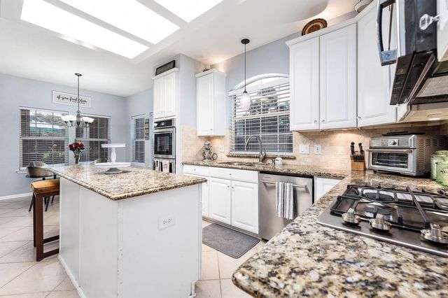 2807 Canyon Drive, Pearland, TX 77584