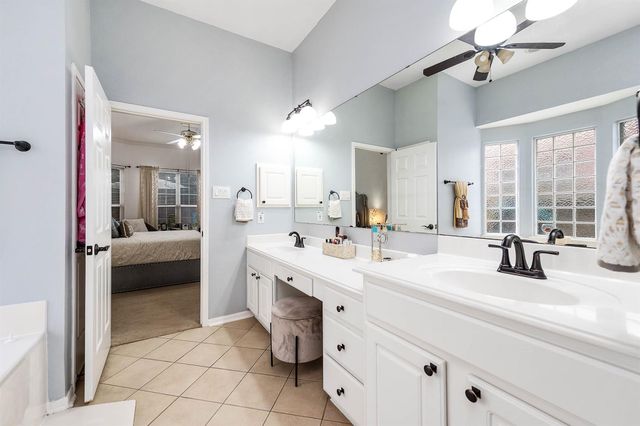 2807 Canyon Drive, Pearland, TX 77584