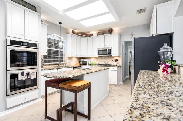2807 Canyon Drive, Pearland, TX 77584