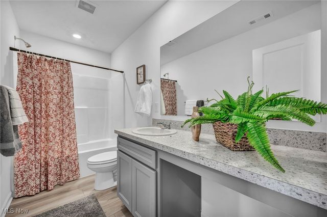 23504 Celestine Way, Columbia Station, OH 44028