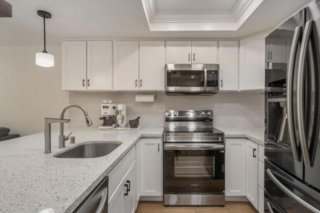 1525 Tyler Park Way, Mountain View, CA 94040