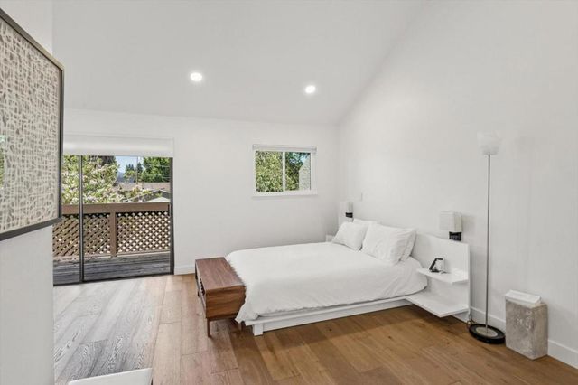 1525 Tyler Park Way, Mountain View, CA 94040