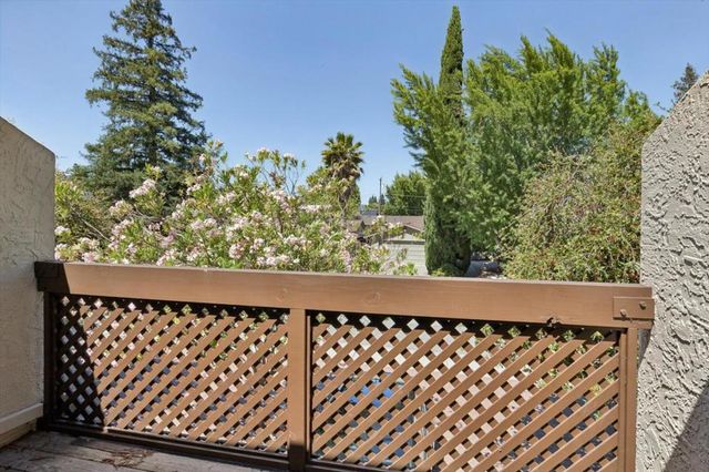 1525 Tyler Park Way, Mountain View, CA 94040