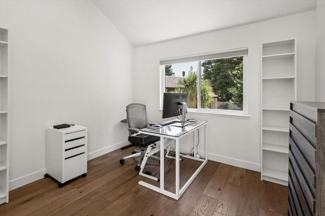 1525 Tyler Park Way, Mountain View, CA 94040
