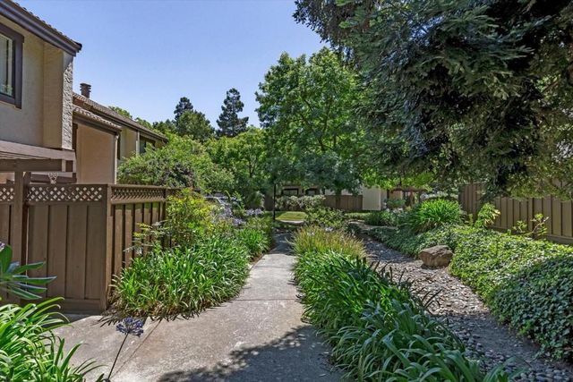 1525 Tyler Park Way, Mountain View, CA 94040