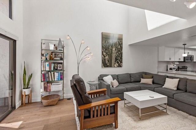 1525 Tyler Park Way, Mountain View, CA 94040