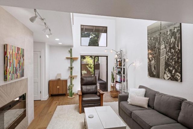 1525 Tyler Park Way, Mountain View, CA 94040
