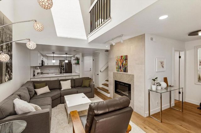 1525 Tyler Park Way, Mountain View, CA 94040