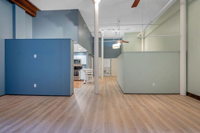 172 Middle St 204, Lowell, MA 01852