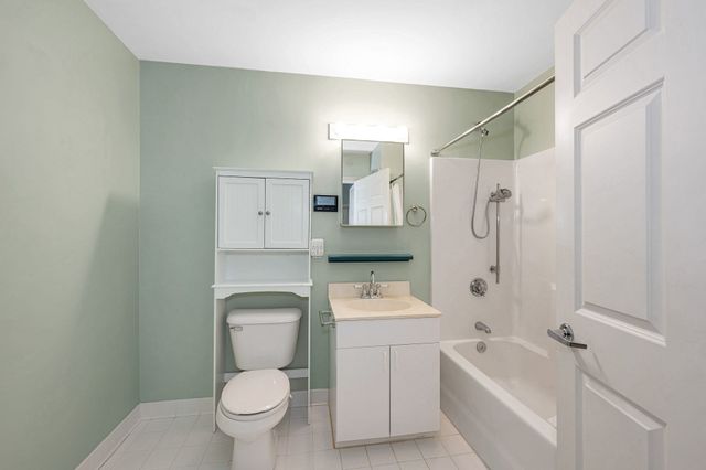 172 Middle St 204, Lowell, MA 01852