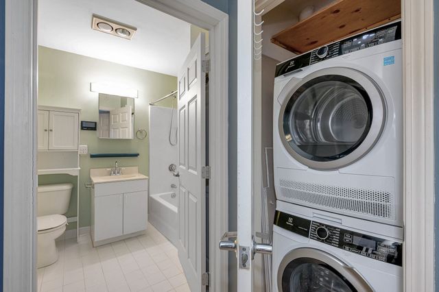 172 Middle St 204, Lowell, MA 01852