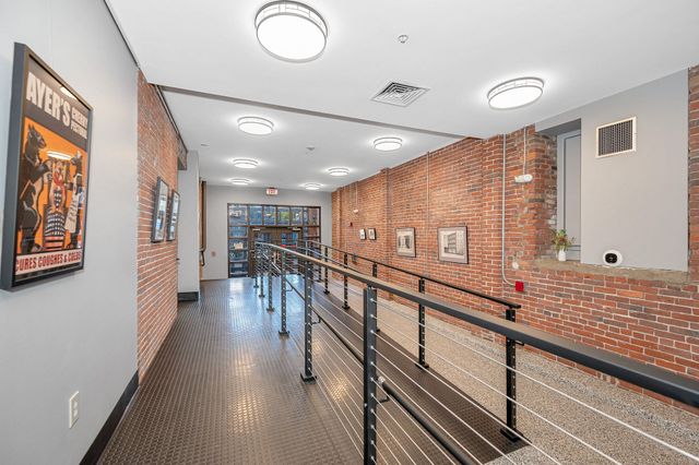 172 Middle St 204, Lowell, MA 01852