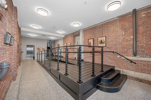 172 Middle St 204, Lowell, MA 01852