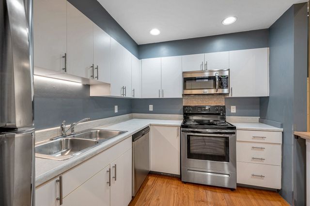 172 Middle St 204, Lowell, MA 01852