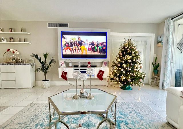 2651 S Course Dr 410, Pompano Beach, FL 33069