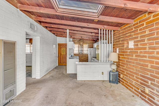 5829 E Waverly Street, Tucson, AZ 85712